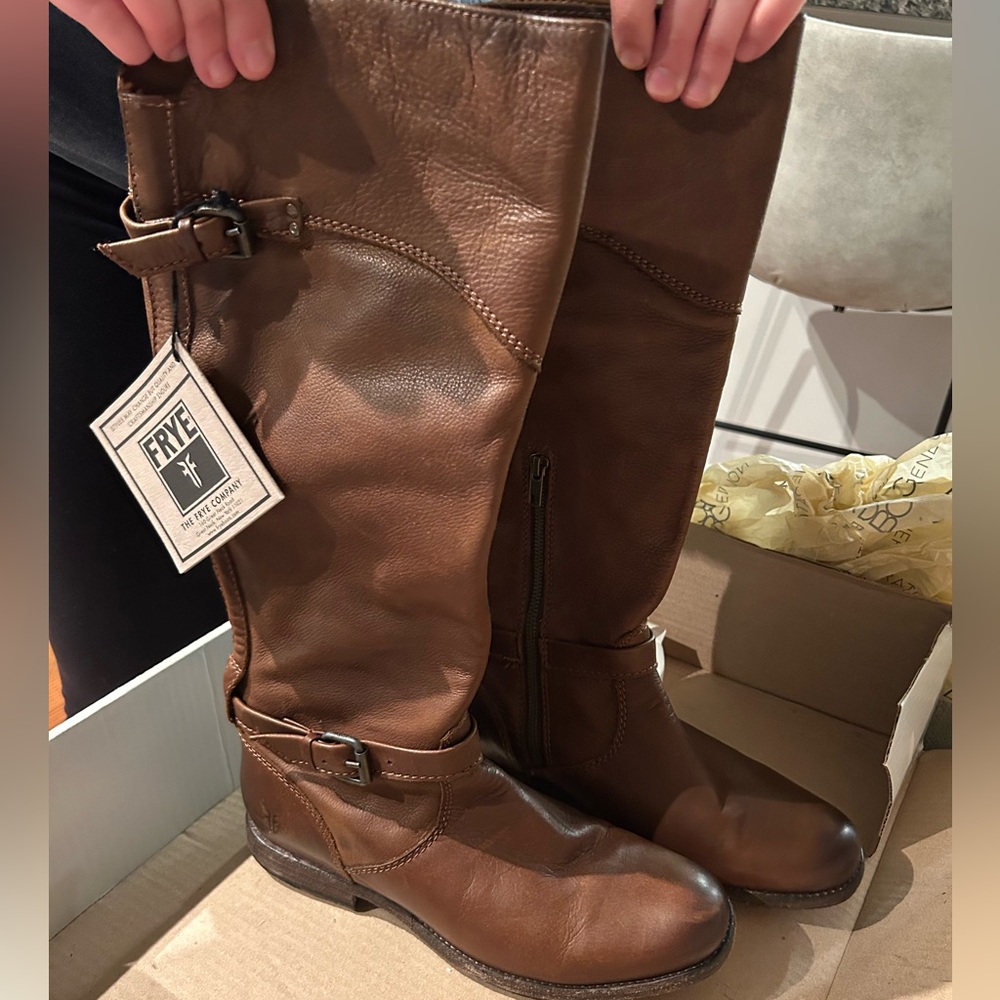 Brand new with tags (NWT) Frye campus boot